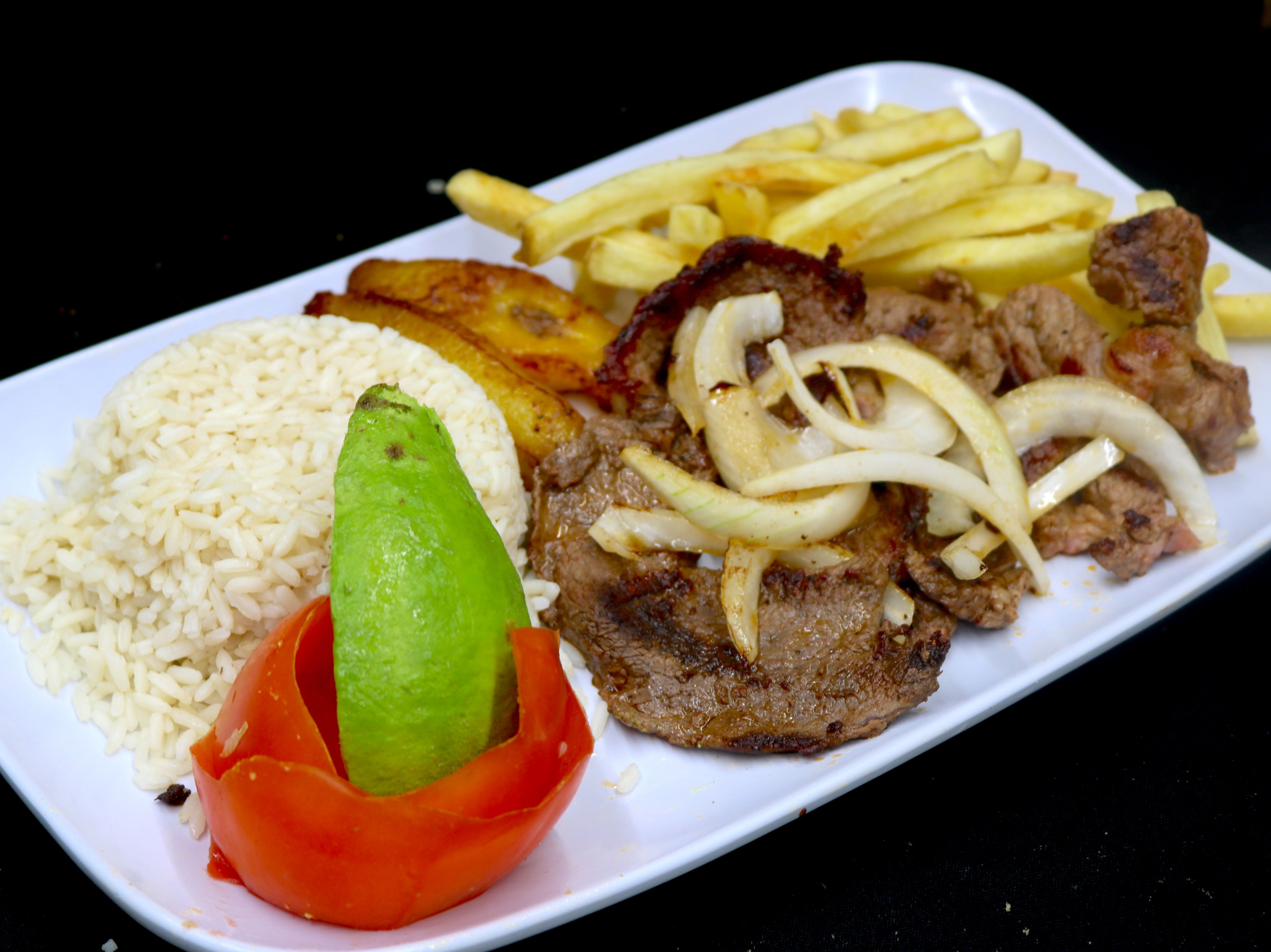 Bistec Encebollado.