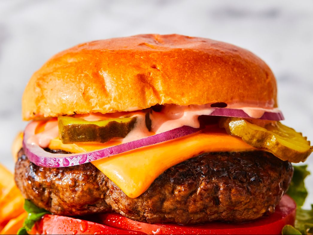 Delicious Cheeseburgers: A Must-Try at Our Restaurant
