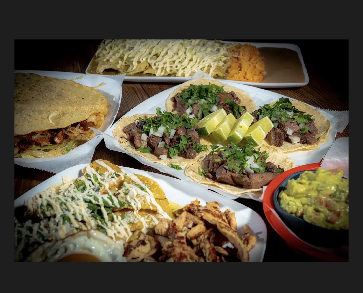 Bienvenido to Salinas Restaurant
Authentic Mexican Dishes