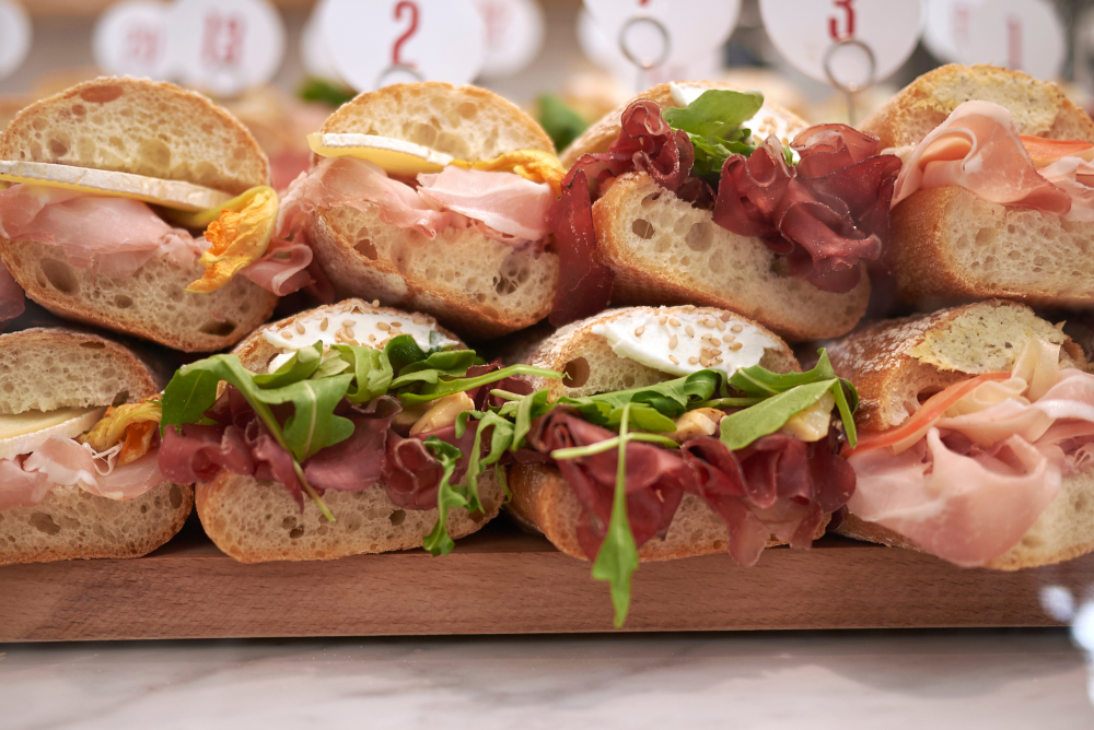 MAX'S DELICATESSEN - About Us