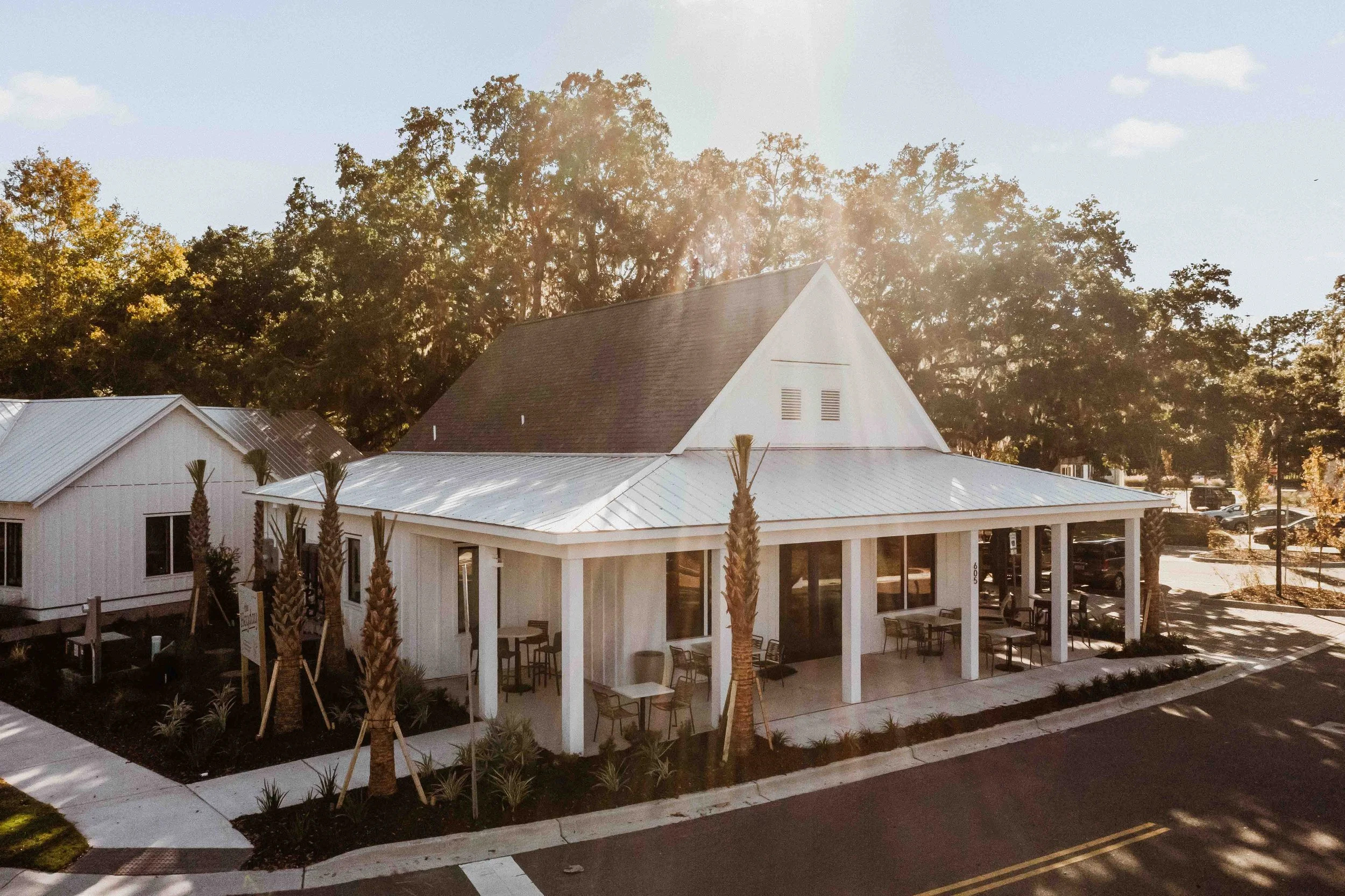 The Heyday is a modern Sea Island restaurant and bar in Hayes Park on Johns Island. Serving breakfast, lunch, dinner, coffee, craft drinks, fresh fare, and soft serve.