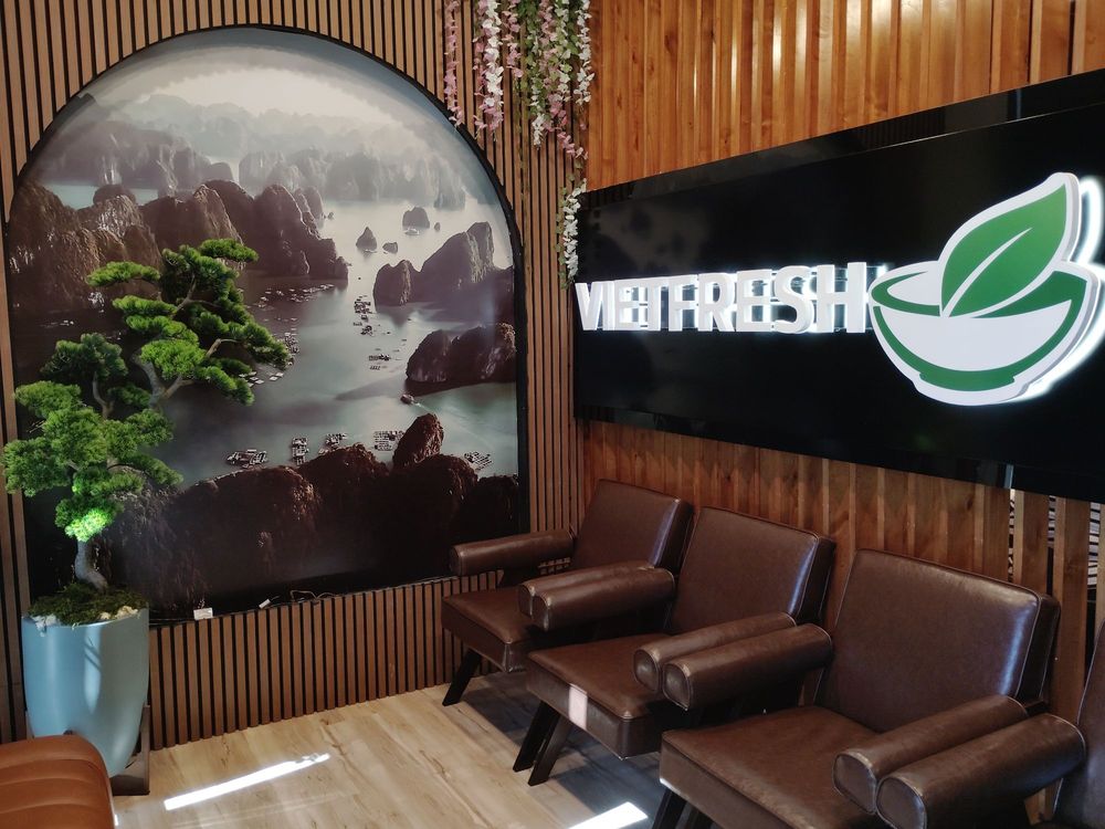 Welcome to VietFresh LV, located in Henderson! Enjoy authentic Vietnamese cuisine, from flavorful pho and bánh mì to fresh spring rolls, all made with quality ingredients & served with warm ambience.