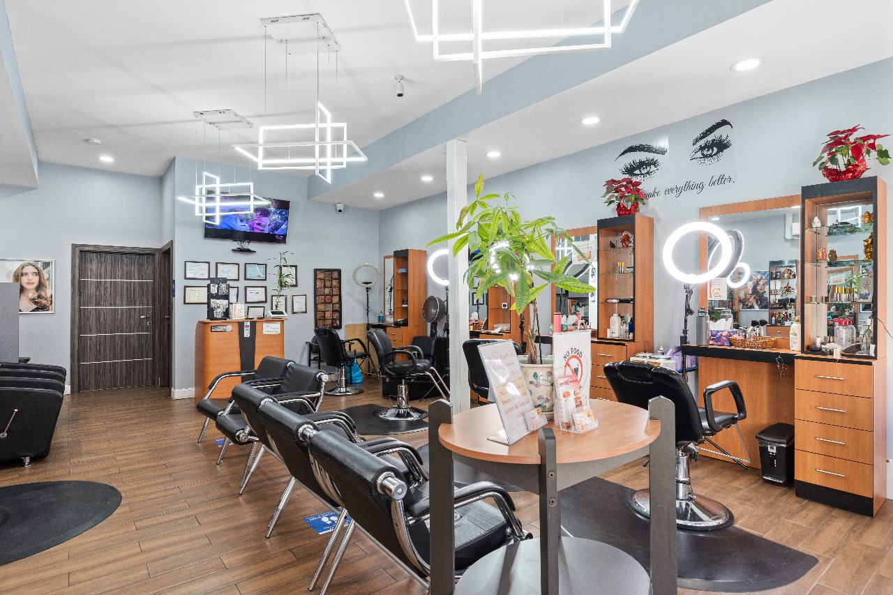 DIAMOND UNISEX BEAUTY - Our Story