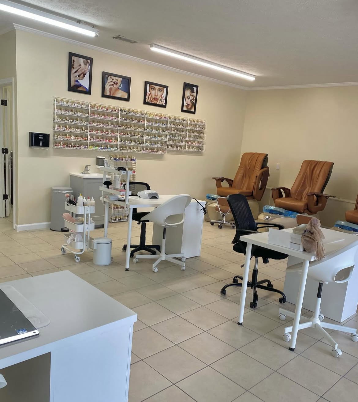 M&G DOMINICAN NAILS - About Us